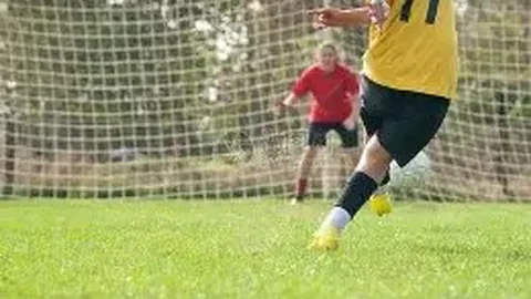 张文宏受聘足协防疫顾问，助力联赛早日安全重启